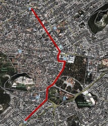 Огромный масштаб красной демонстрации ПАМЕ на карте центра Афин
