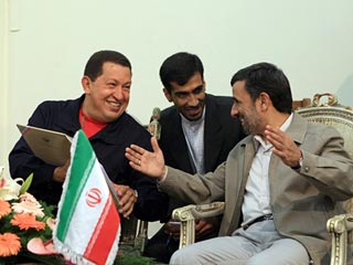 Чавес прибыл в Иран строить союз против империализма