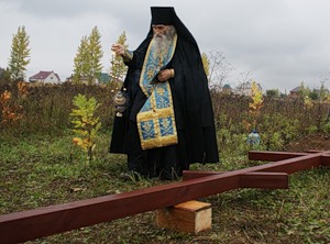 В Орловской области местные жители сбросили в реку крест: они против строительства церкви на месте школы